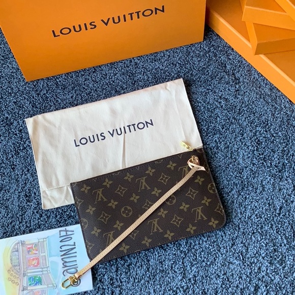 Louis Vuitton Neverfull MM Pochette Pouch Wristlet - Picture 2 of 8